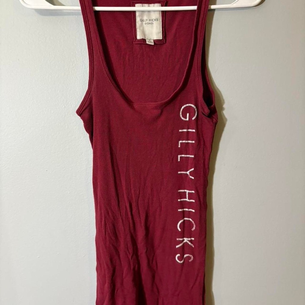 Gilly Hicks red tank top